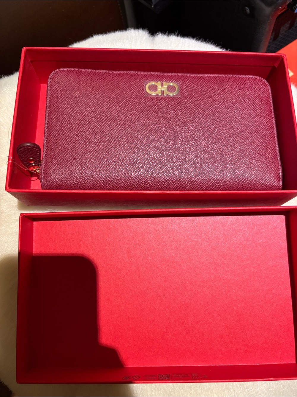 Salvatore Ferragamo XL 0772-044 Carmine calf - burgundy- gold hardware- wallet